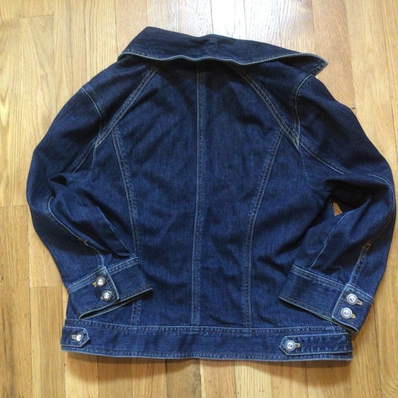 Chico’s Dark Wash Denim Jacket with Rhinestone button accent size 0 - Picture 7 of 8